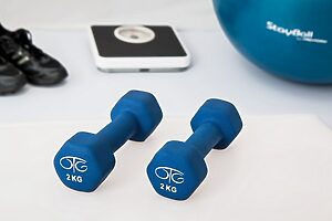 2KG hand weights and exercise equipment