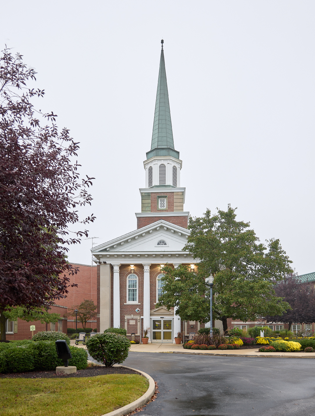 Facade of the Warren church