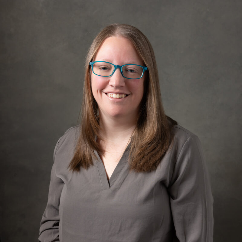 Stephanie Smith Headshot
